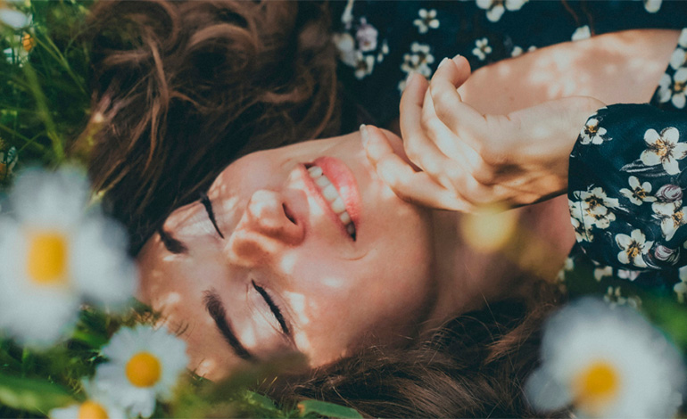 Догляд за обличчям весною: ключові аспекти для здорової та сяючої шкіри